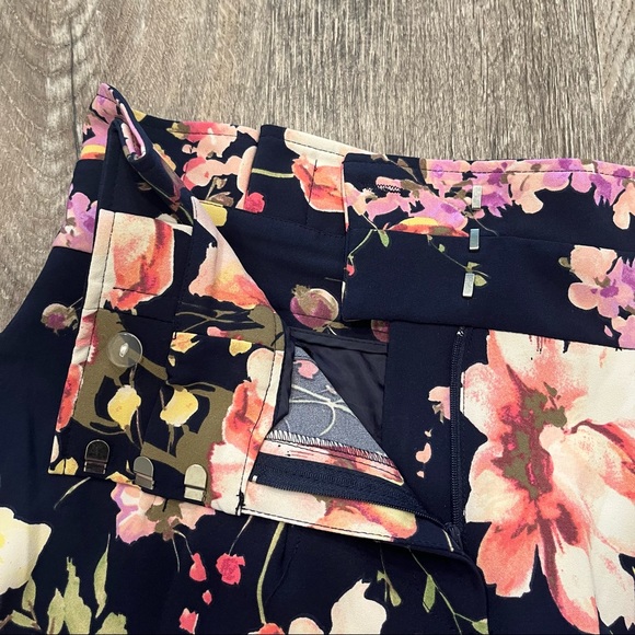 NWT New York & Company Colorful Floral Print High Waist Wide Leg Dress Pants 8 - Picture 4 of 12